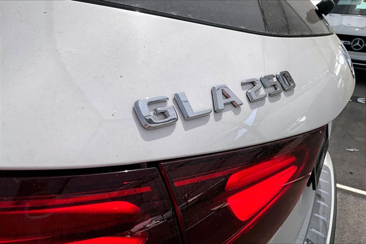 New 2026 Polar White Mercedes-Benz GLA 250 image 7