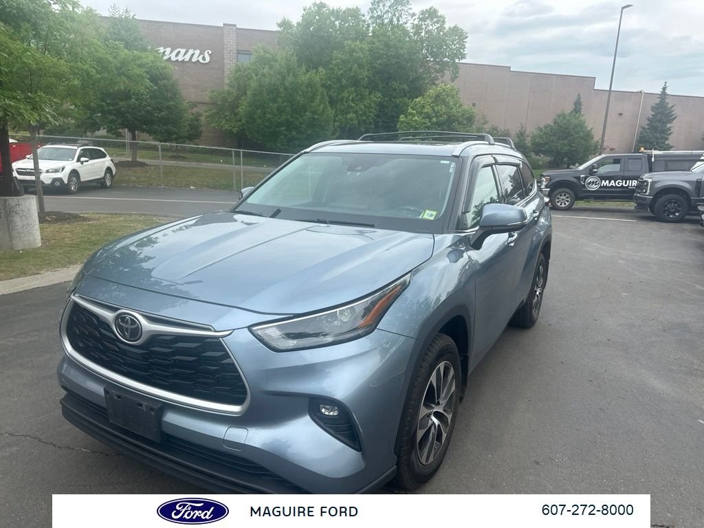 Used 2022 Blue Toyota XLE image 10