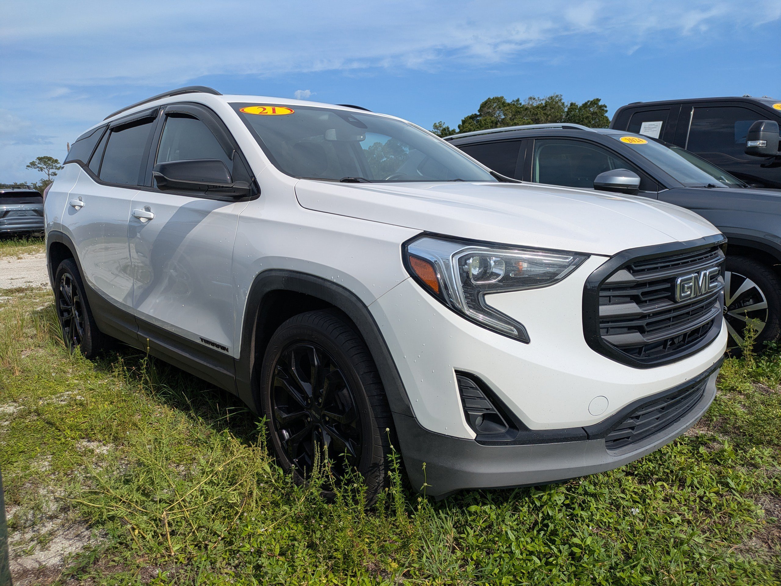 Used 2021 Summit White GMC SLT image 2