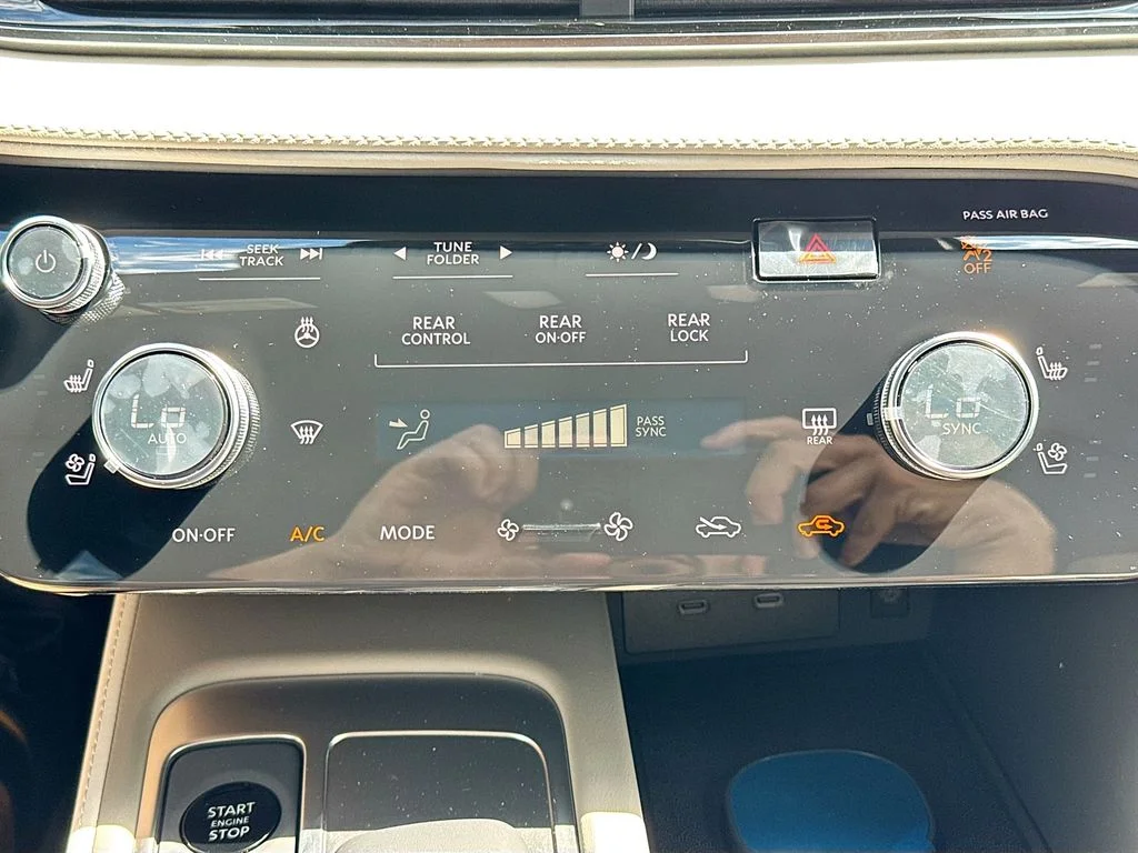 New 2027 GRAND BLUE INFINITI Autograph AWD image 16