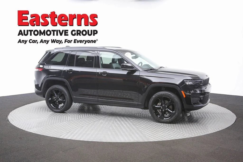 Used 2024 Black Jeep Altitude image 48
