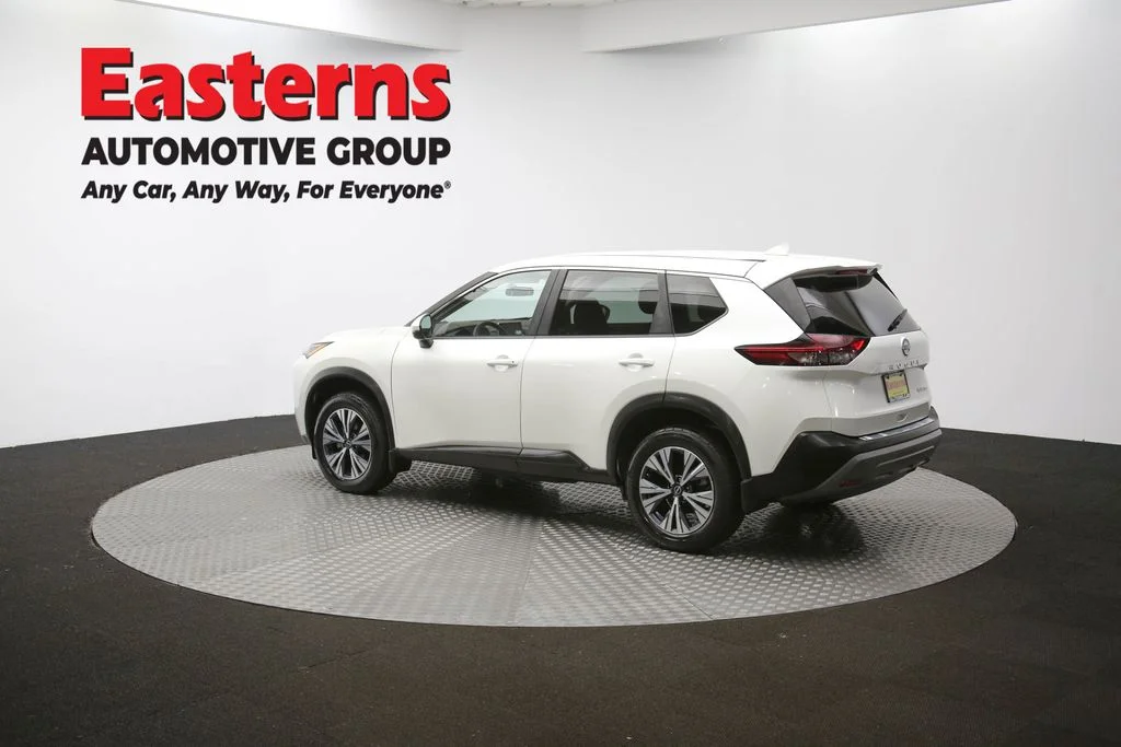 Used 2022 White Nissan SV image 61