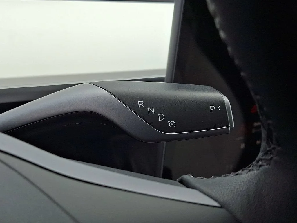 Used 2023  Tesla Long Range image 53
