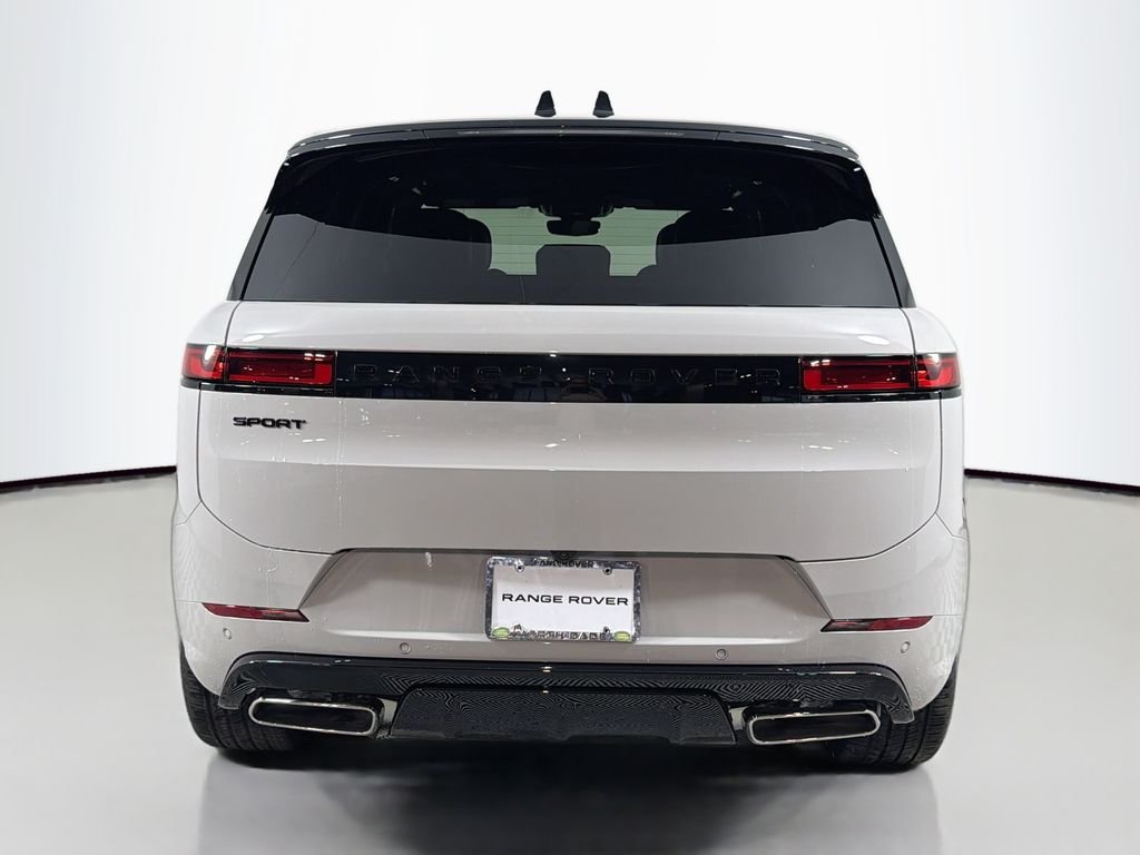 New 2026 Borasco Grey Metallic Land Rover Dynamic SE image 6
