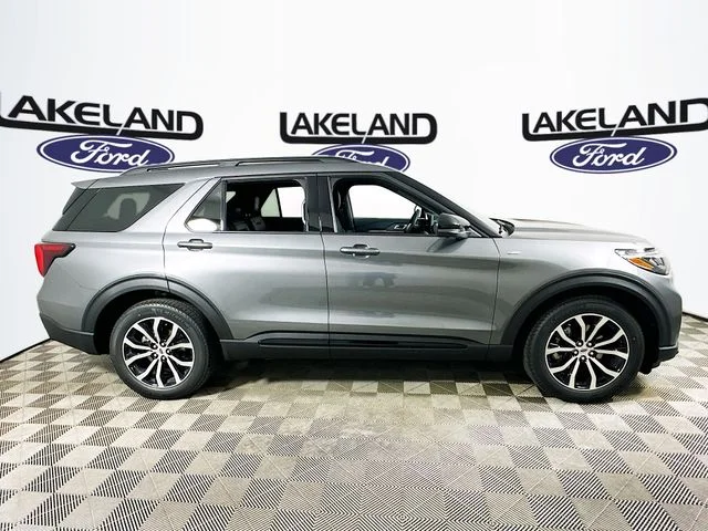 New 2026 Ford Explorer ST-Line