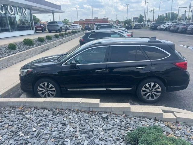 Used 2019 Crystal Black Silica Subaru 2.5i image 1