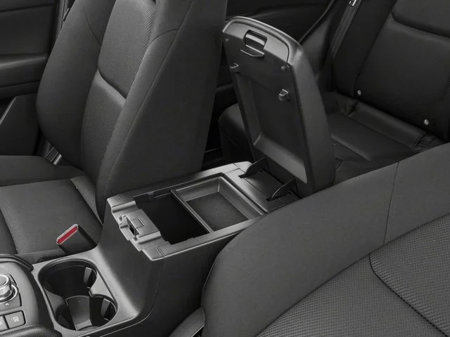 Used 2018 Sonic Silver Metallic Mazda Sport image 18