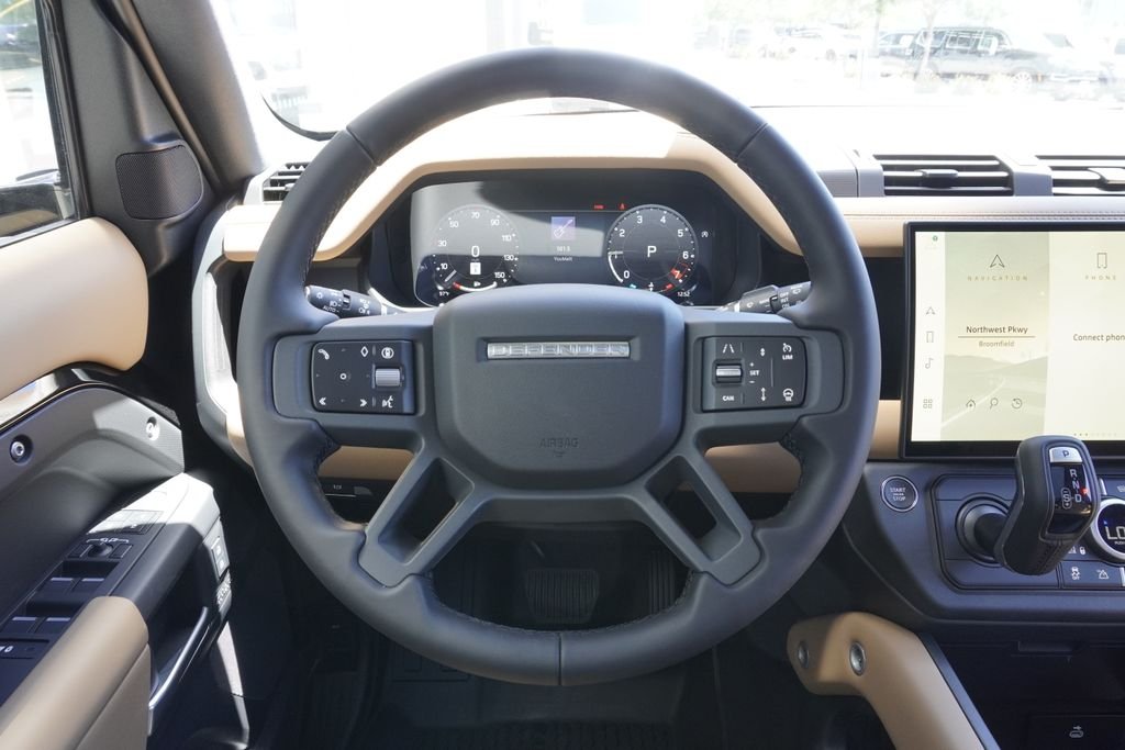 New 2026 Santorini Black Land Rover X-Dynamic SE image 10