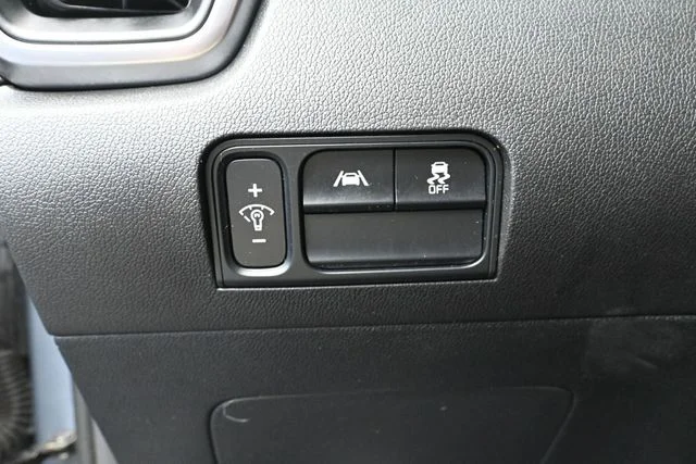 2023 Kia Sorento LX - Photo 30