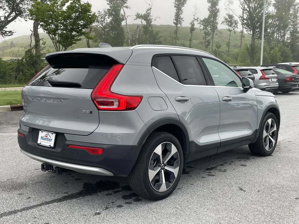 2025 Volvo XC40 Plus - Photo 28