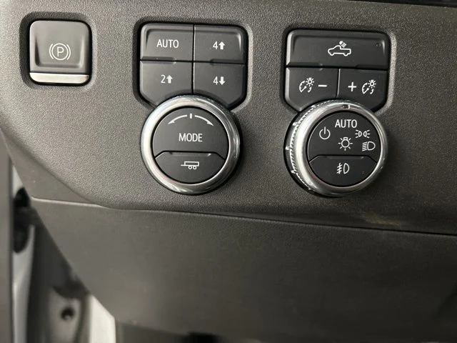 Used 2022 Silver GMC Elevation image 11