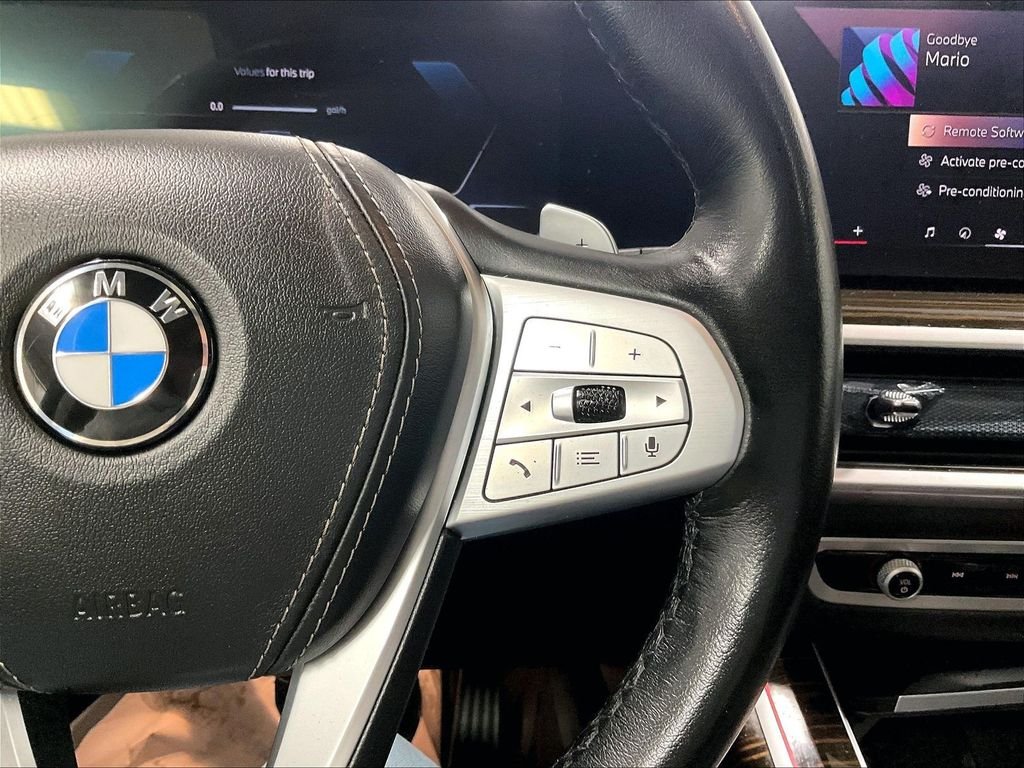 Used 2025 Black BMW xDrive40i image 24