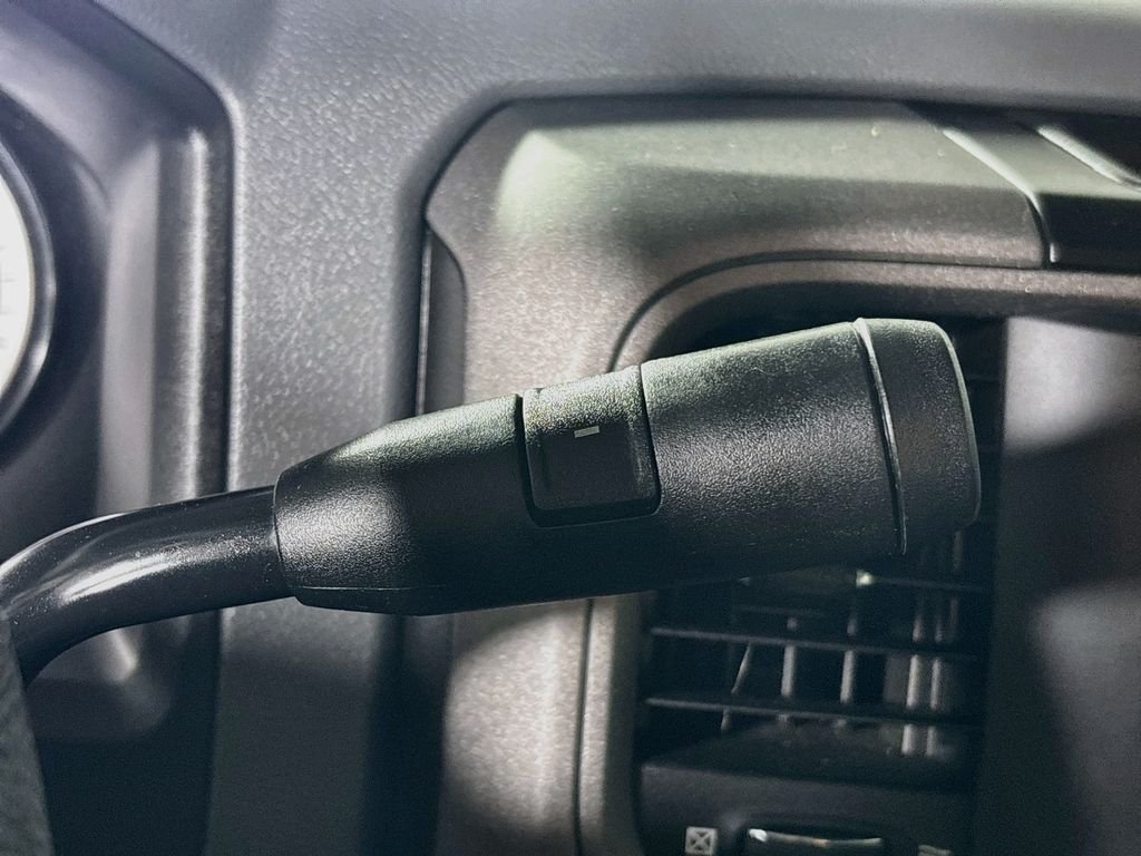 Used 2018 Crystal Metallic Ram Tradesman image 17
