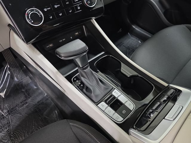 Used 2023 Silver Hyundai SEL image 25