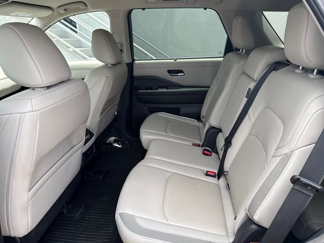 Used 2025 Gray Nissan SL image 13