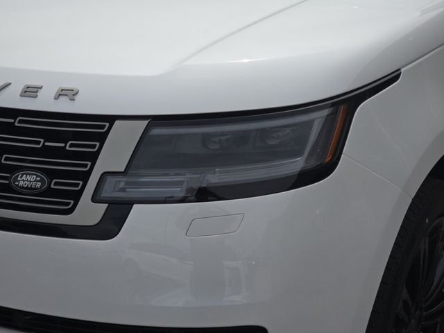 New 2026 Ostuni Pearl White LAND ROVER SE image 21