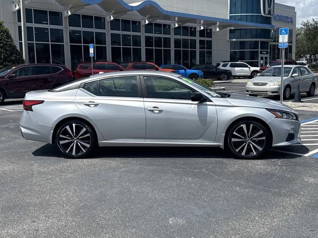 Used 2021 Silver Nissan 2.5 SR image 3