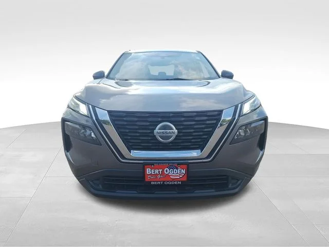 Used 2021 Gray Nissan S image 2