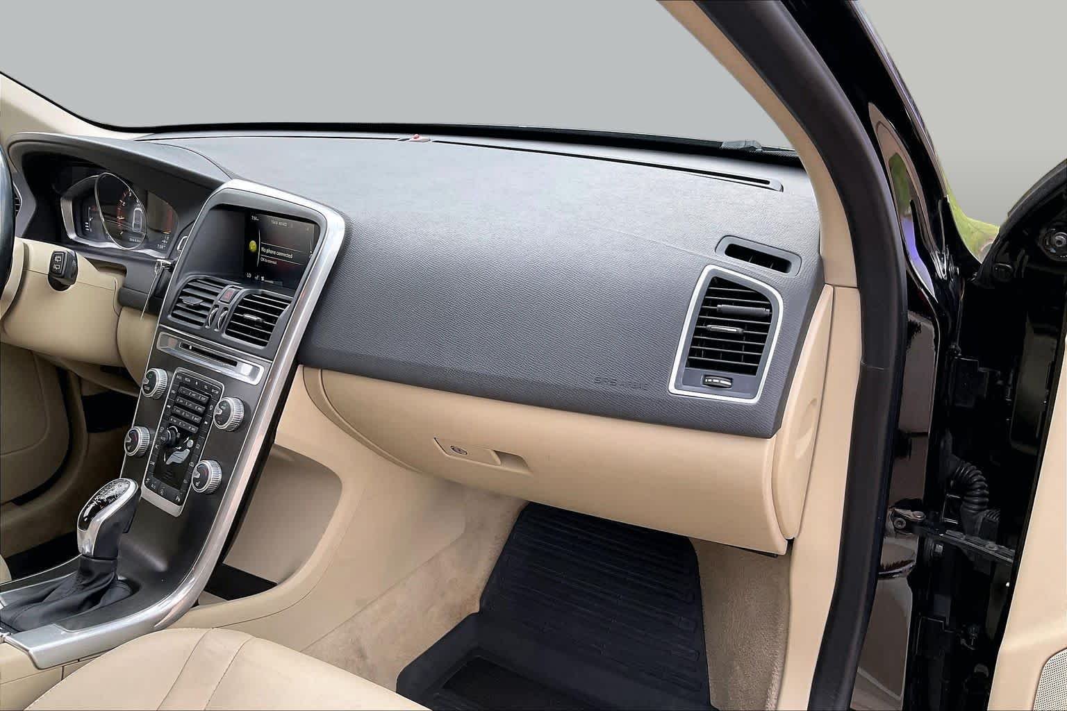 Used 2016 Black Stone Volvo T5 Drive-E Premier image 18