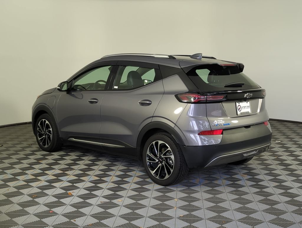 Used 2023 Gray Chevrolet Premier image 4