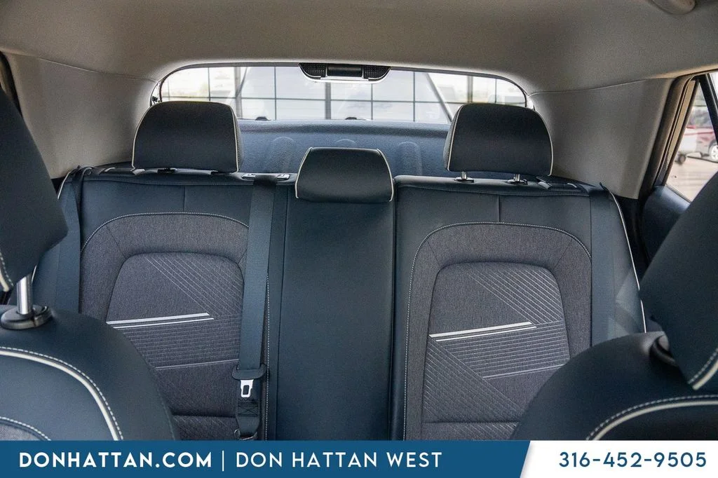 Used 2022 White Hyundai Limited image 23