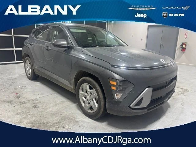 Used 2025 Gray Hyundai SE image 1