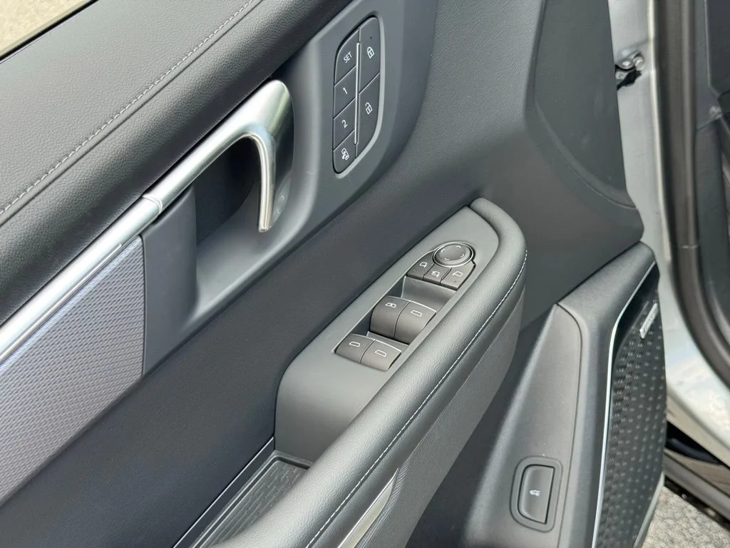 2025 Buick Enclave Sport Touring - Photo 17