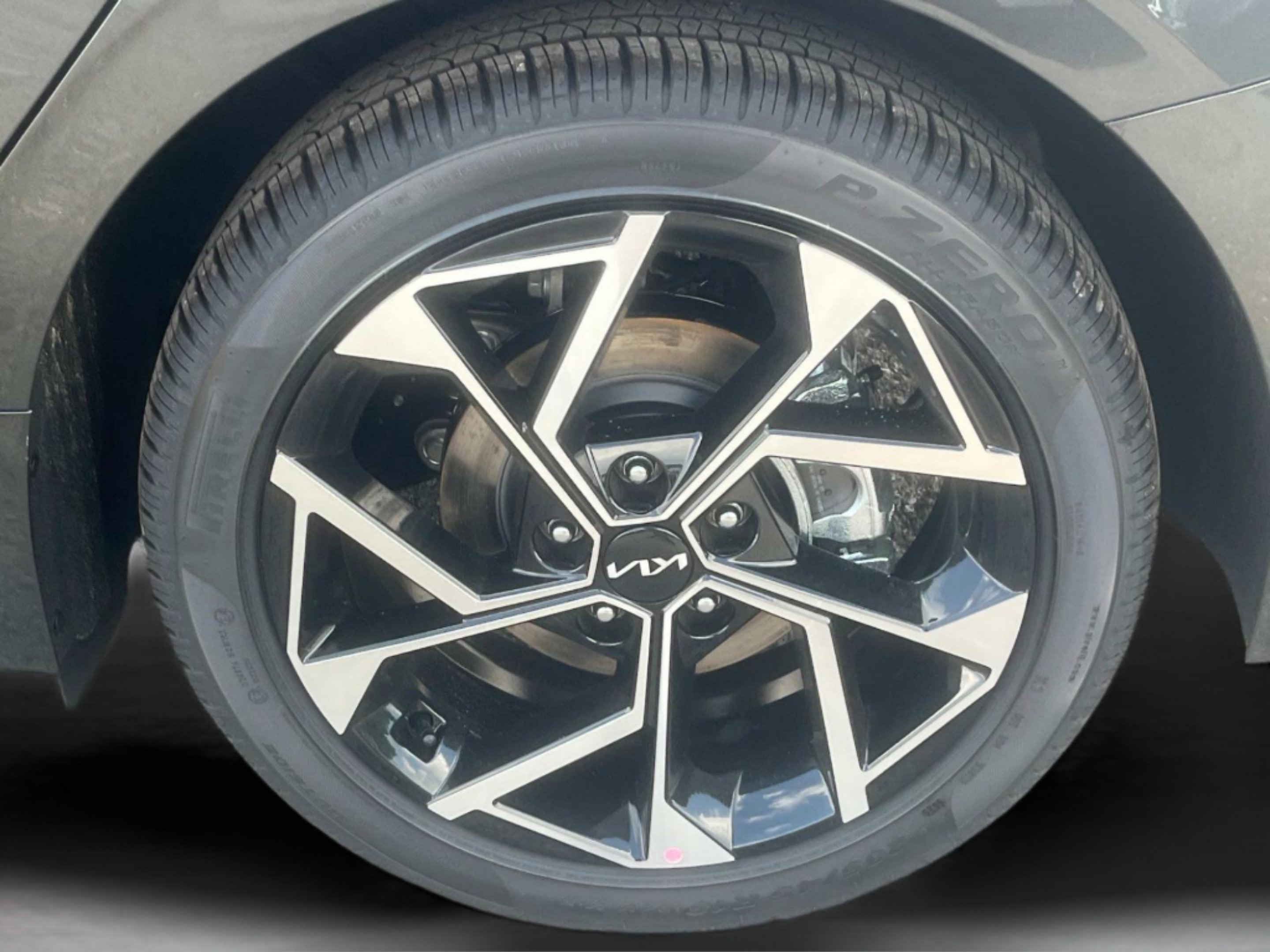2025 Kia K5 EX - Photo 11