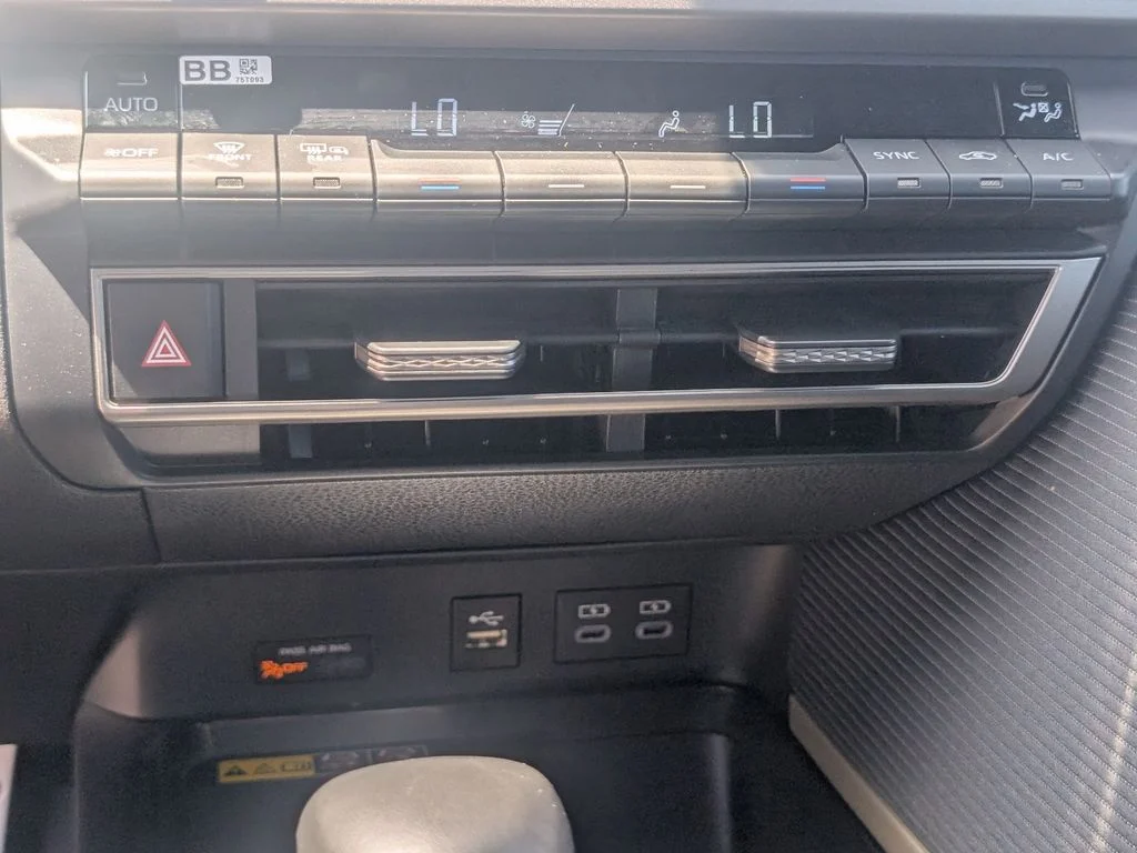 Used 2025  Toyota SE image 24