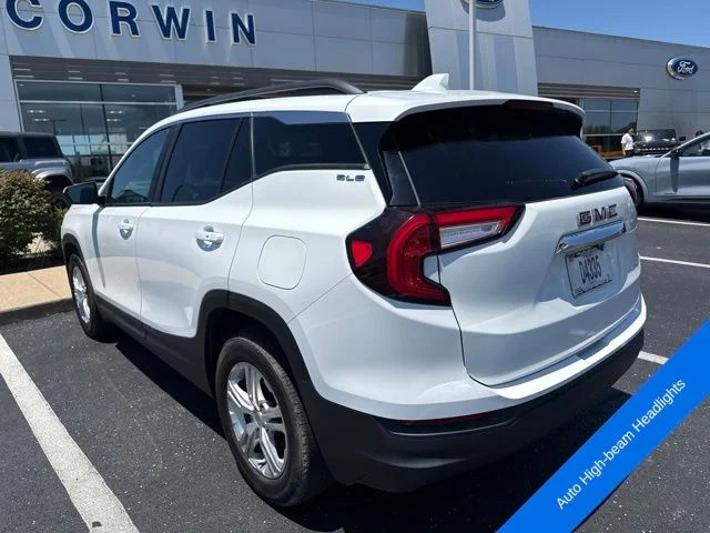 Used 2022 White GMC SLE image 8