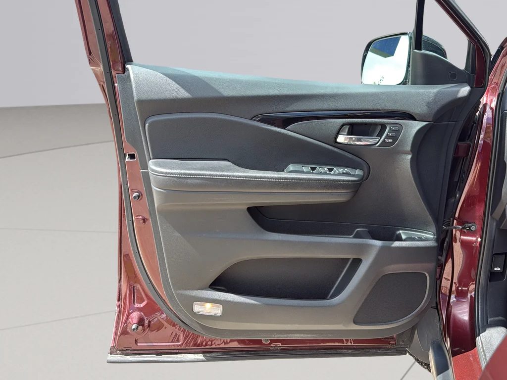 Used 2019 Red Honda Touring image 26