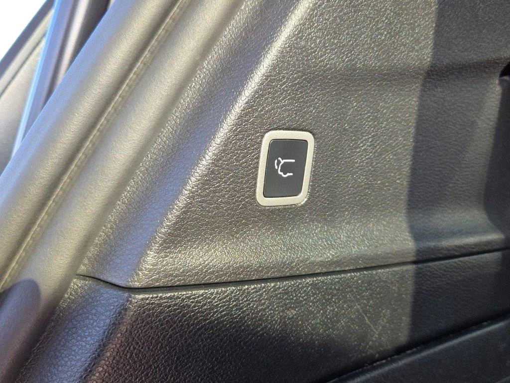 Used 2021 Velvet Red Pearlcoat Chrysler Hybrid Limited image 19