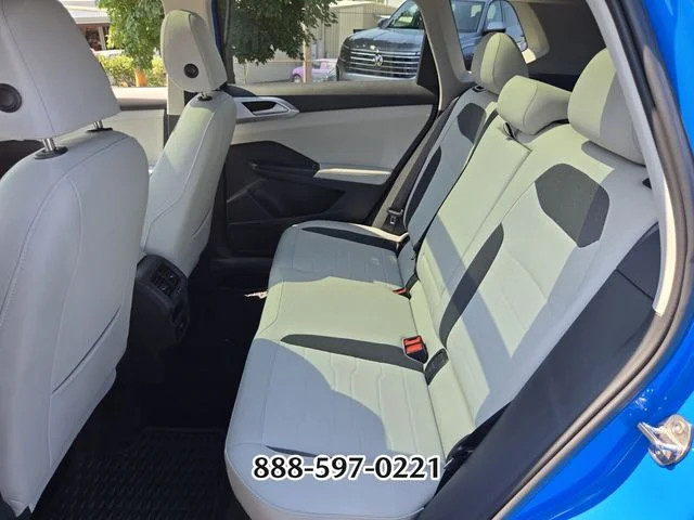Used 2025 Blue Volkswagen 1.5T SE image 12