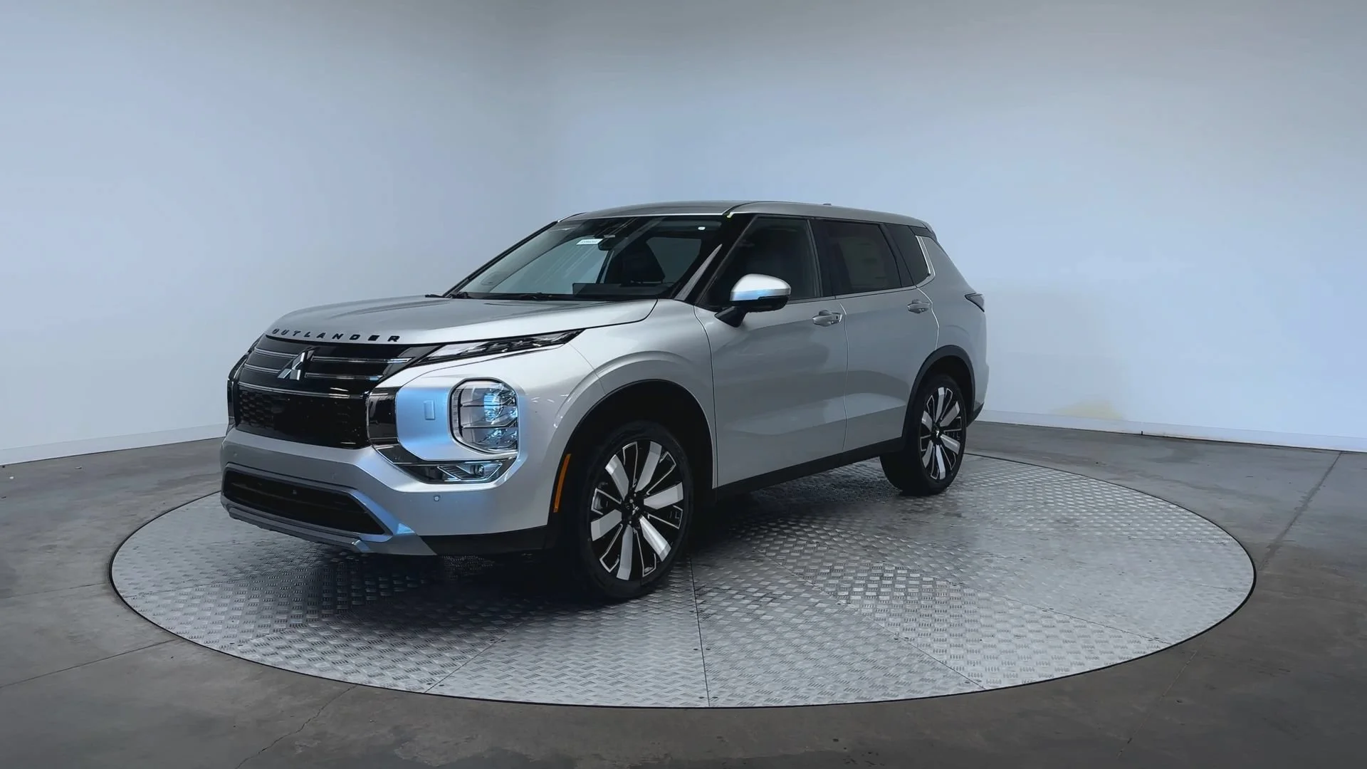 New 2026 Alloy Silver Metallic Mitsubishi SE image 4