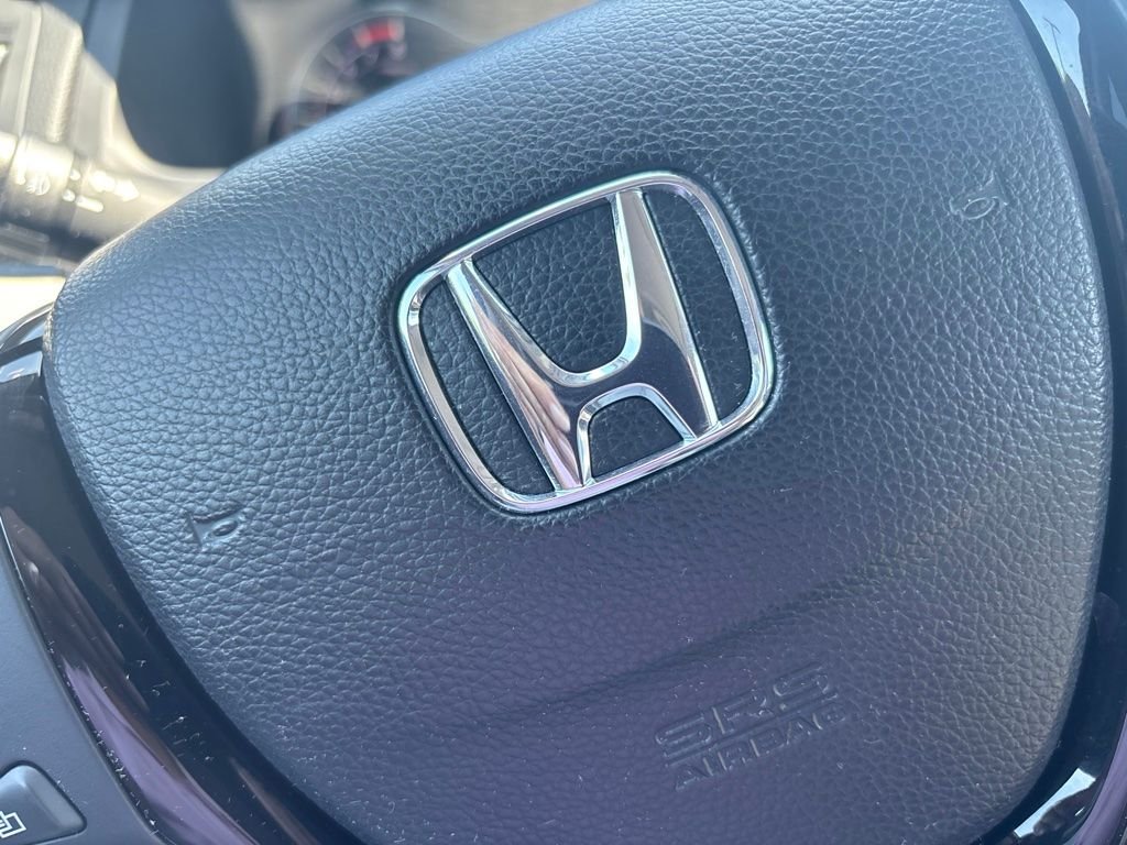 Used 2017 Lunar Silver Metallic Honda Touring image 15