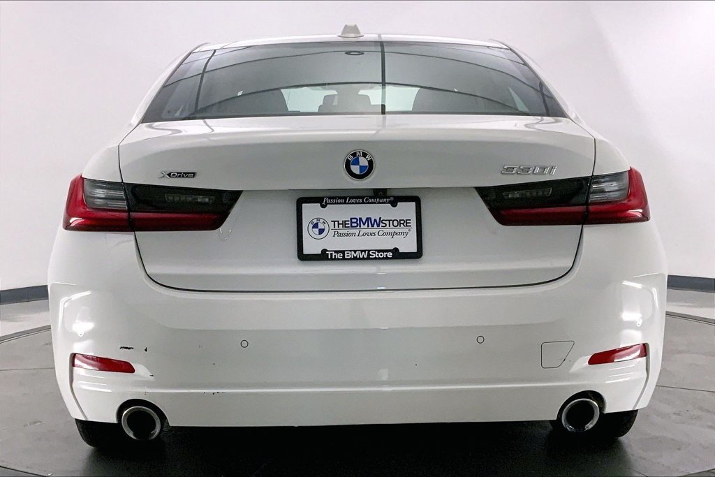 Used 2023 Alpine White BMW 330i xDrive image 3