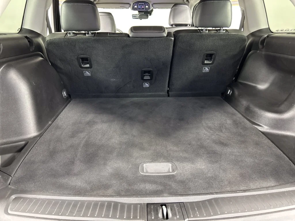 Used 2023 Black Jeep Limited image 20