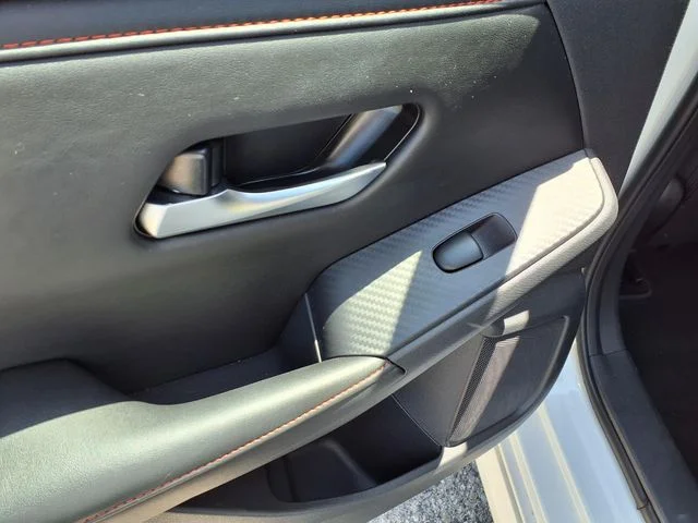 Certified Used 2025 White Nissan SR image 19