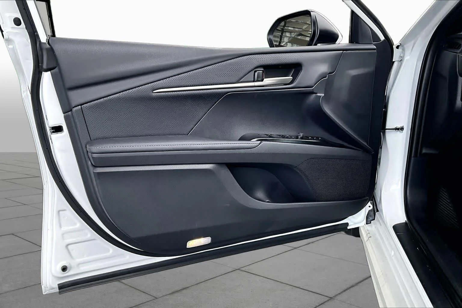 New 2026 Wind Chill Pearl <sup>1</sup> Toyota  XSE AWD image 10