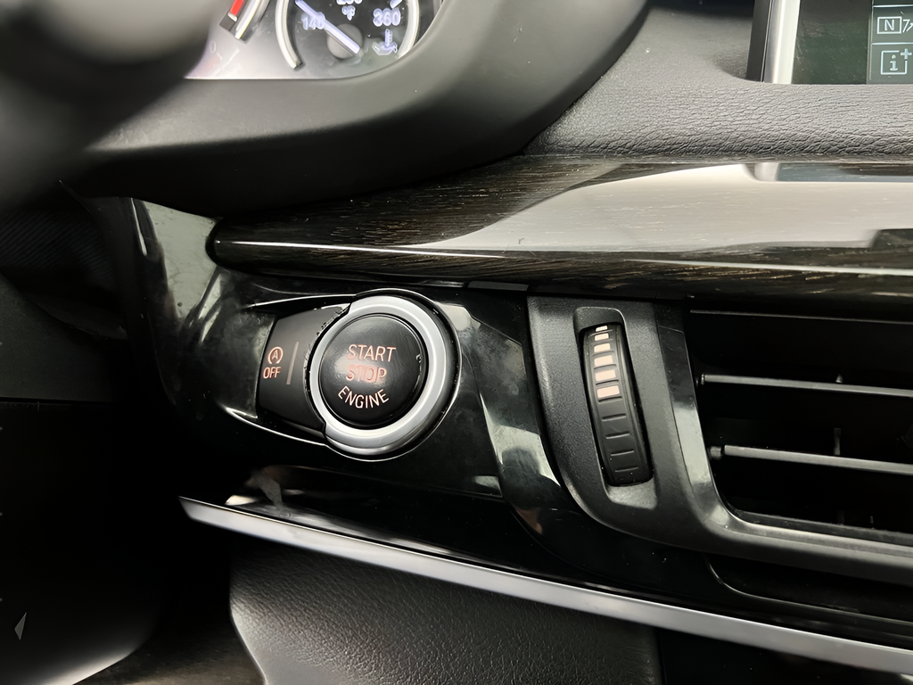Used 2015 Black Sapphire Metallic BMW xDrive35i image 18