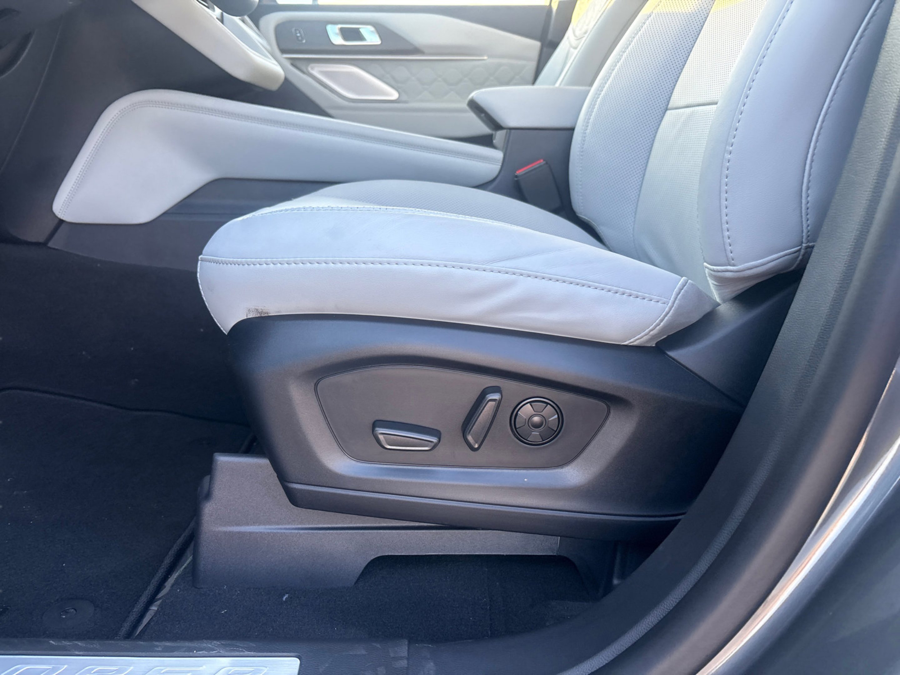 2026 Ford Explorer Platinum - Photo 16