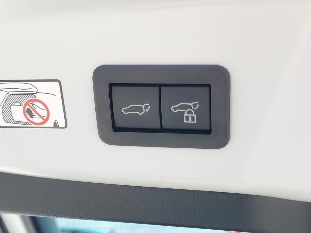 Used 2024 Pearl Toyota XSE Premium image 10