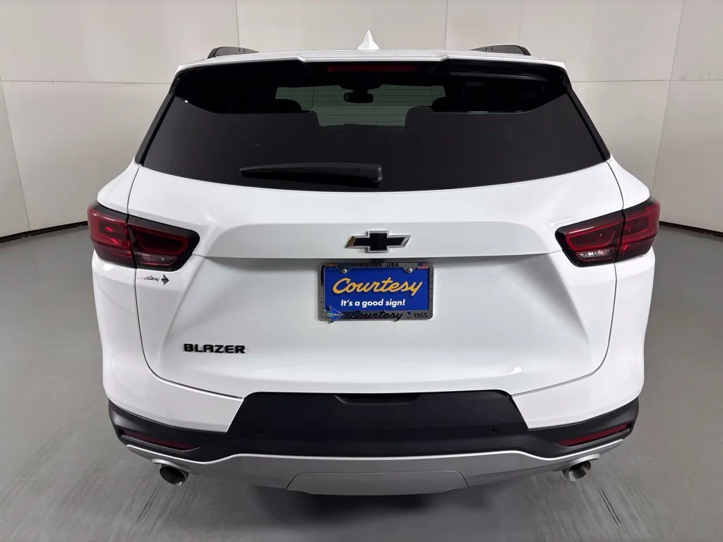 New 2026 Summit White Chevrolet 3LT image 8