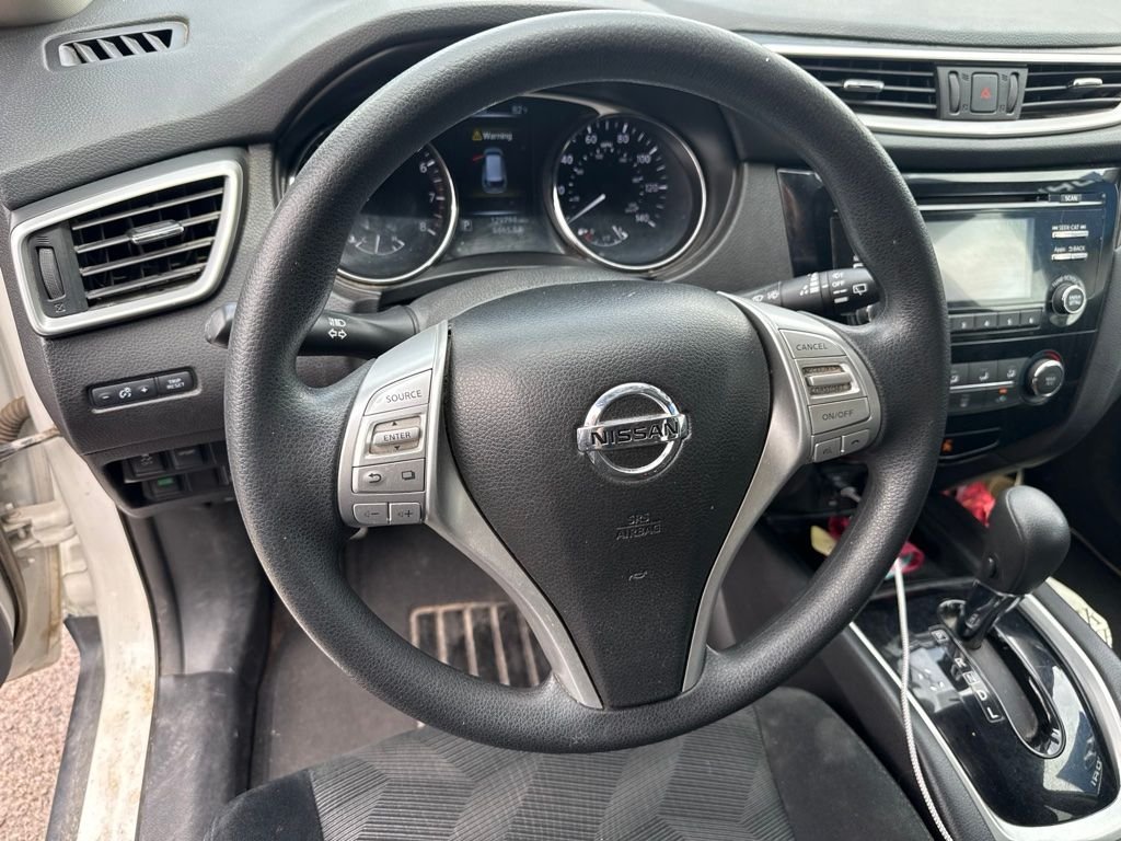 Used 2016 White Nissan S image 18