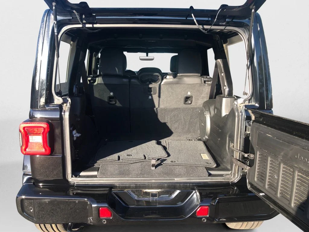 Used 2022 Black Jeep Unlimited Sahara High Altitude image 13