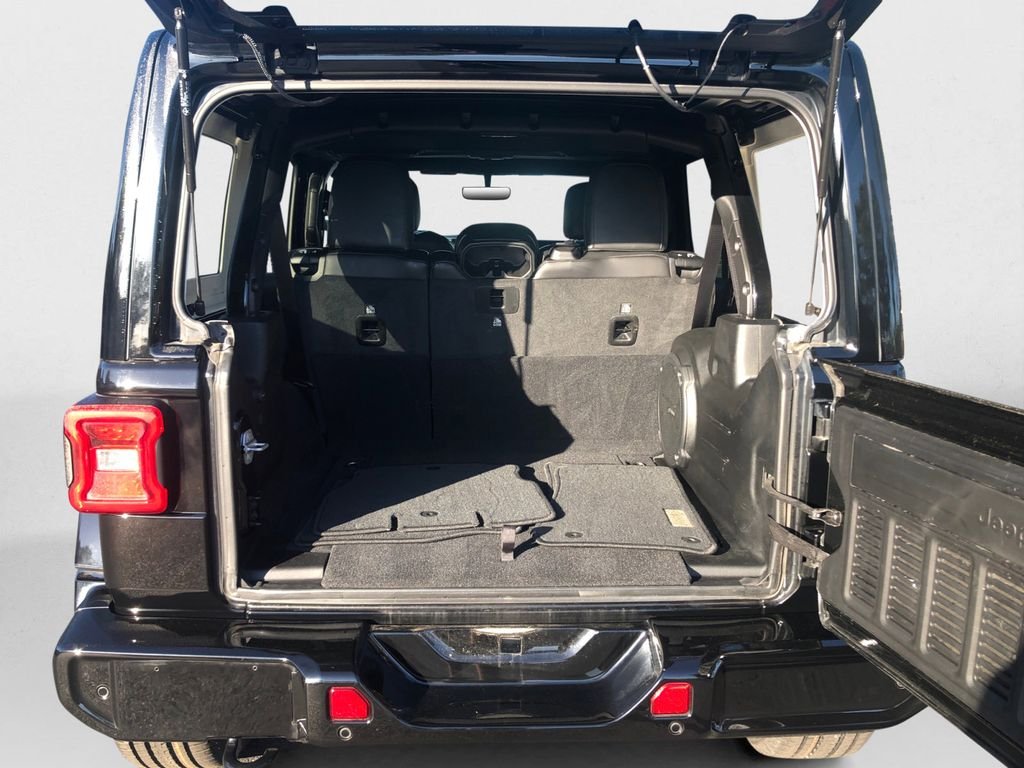 Used 2022 Black Jeep Unlimited Sahara High Altitude image 13