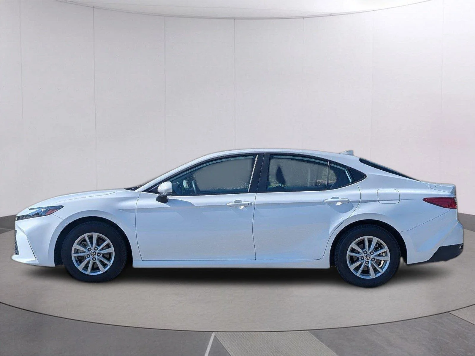Used 2025 Ice Cap Toyota LE image 2
