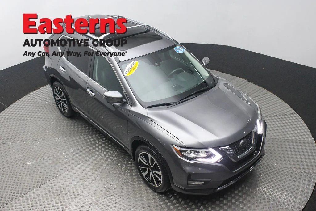 Used 2019 Gray Nissan SL image 3