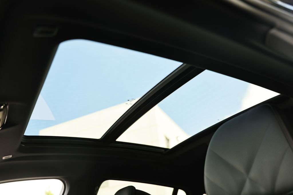 New 2027 Black Sapphire Metallic BMW xDrive40i image 18