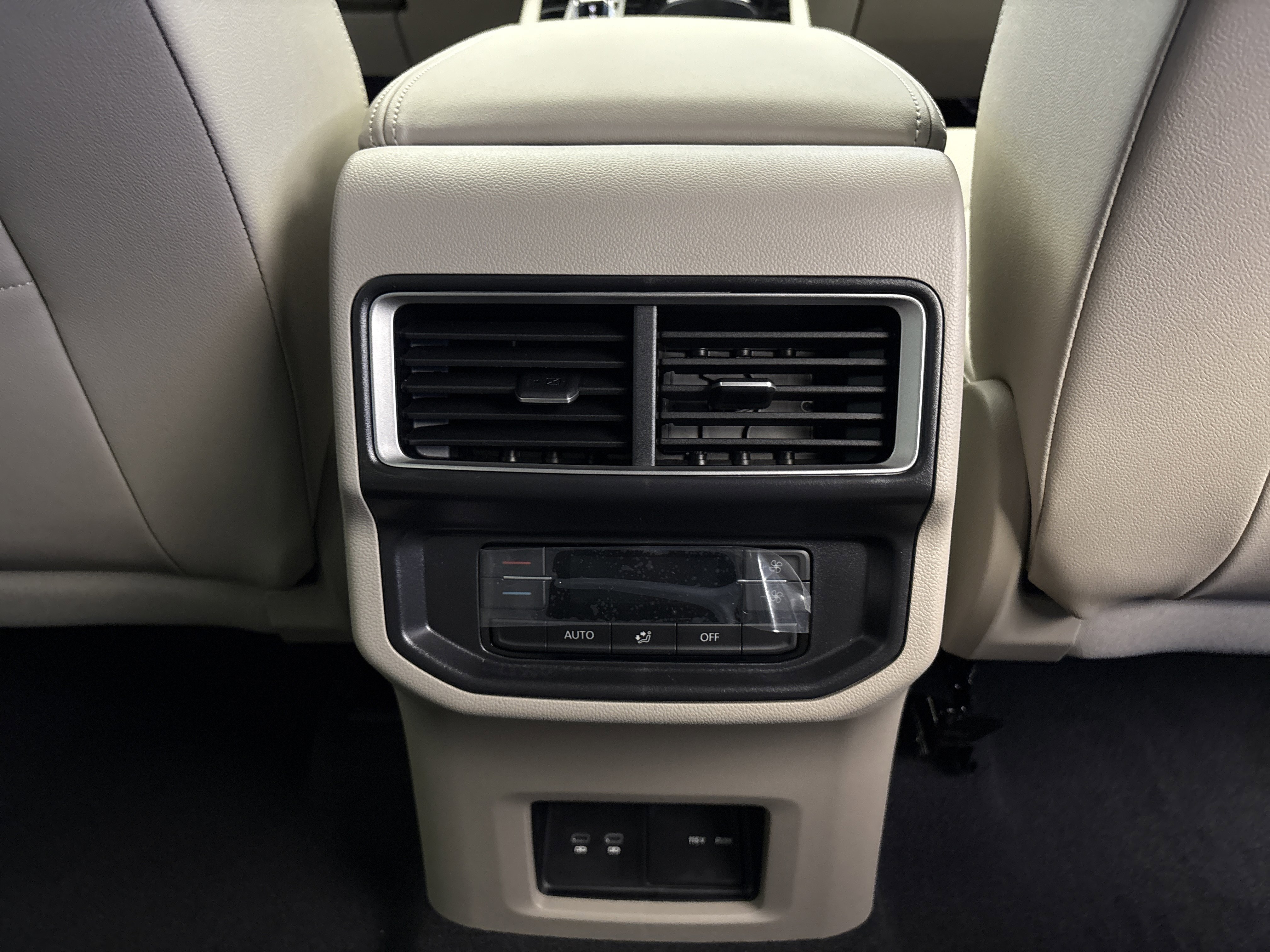 2026 Volkswagen Atlas SE w/Tech - Photo 26